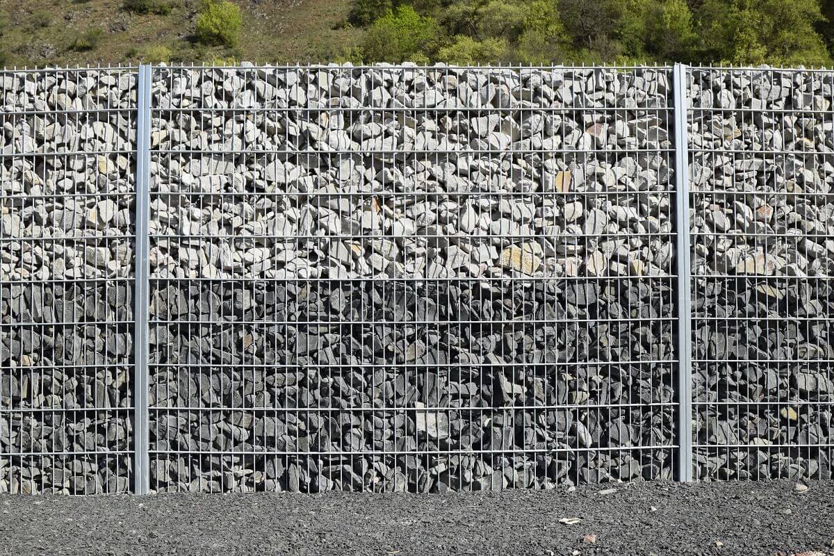 Die hellen Steine stammen aus dem Steinbruch Henau, während die dunklen aus Kirn kommen.