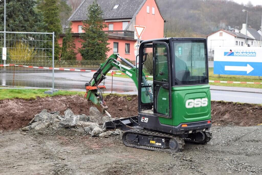 Bagger haben wir in den unterschiedlichsten Ausführungen. Von klein...