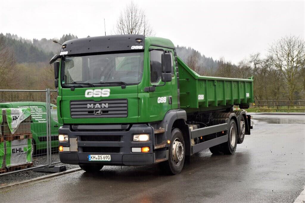 Dreiachser: MAN LKW Power im Dienst für unsere Kundschaft