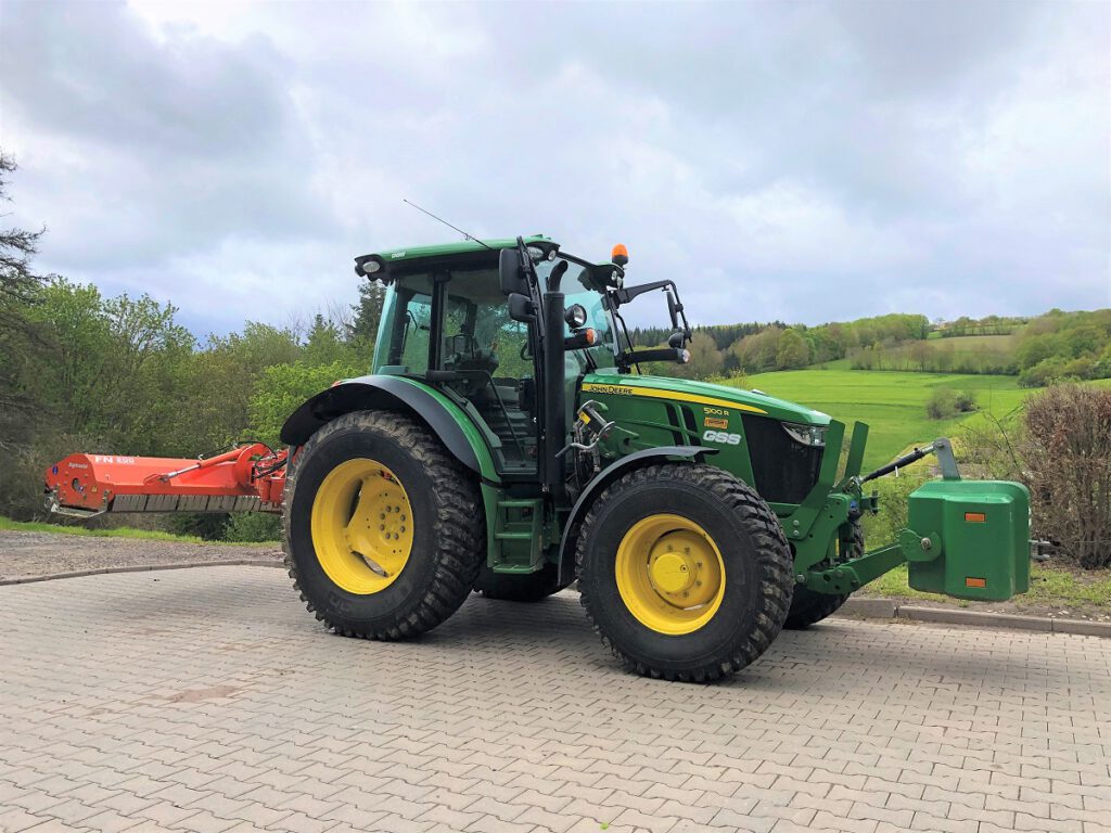 Agrimaster FN200 Mulcher an unserem neuen John Deer 5100R Traktor